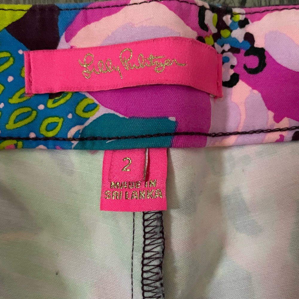 Lilly Pulitzer Floral Print Tailored Shorts Size 2 - Picture 2 of 6